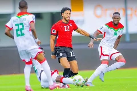 ديلي ميل: إصابة مرموش تعقد حسابات السيتي قبل الديربي وتمنح يونايتد دفعة قوية